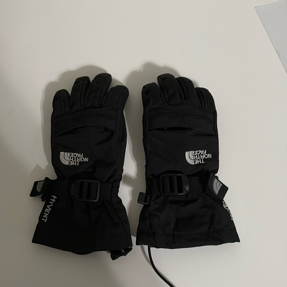 North face HYvent  kids ski gloves size small EUC